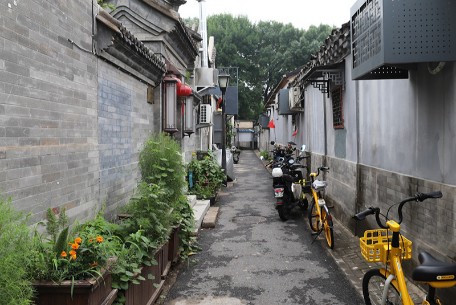 德華里胡同 - 位于北京市東城區(qū)朝陽門北小街西側(cè)