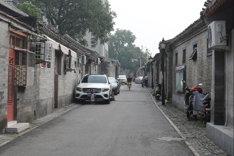 雨兒胡同 - 位于北京市東城區(qū)地安門(mén)外大街東側(cè)