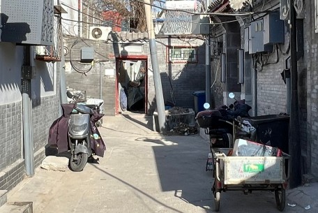 育芳胡同 - 位于北京市東城區(qū)東部